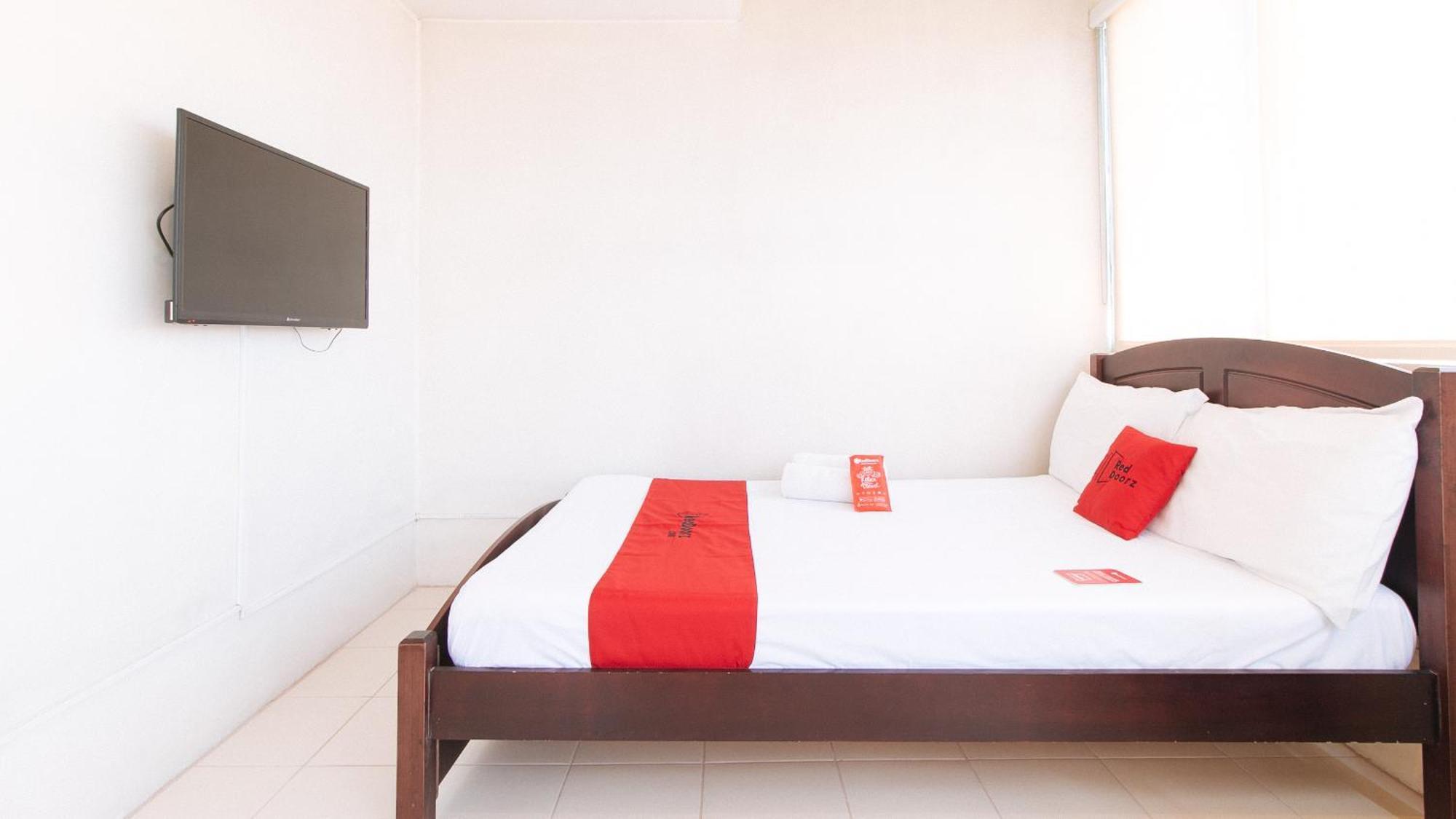 RedDoorz Plus @ E Rodriguez Corner Banawe Quezon City Zewnętrze zdjęcie