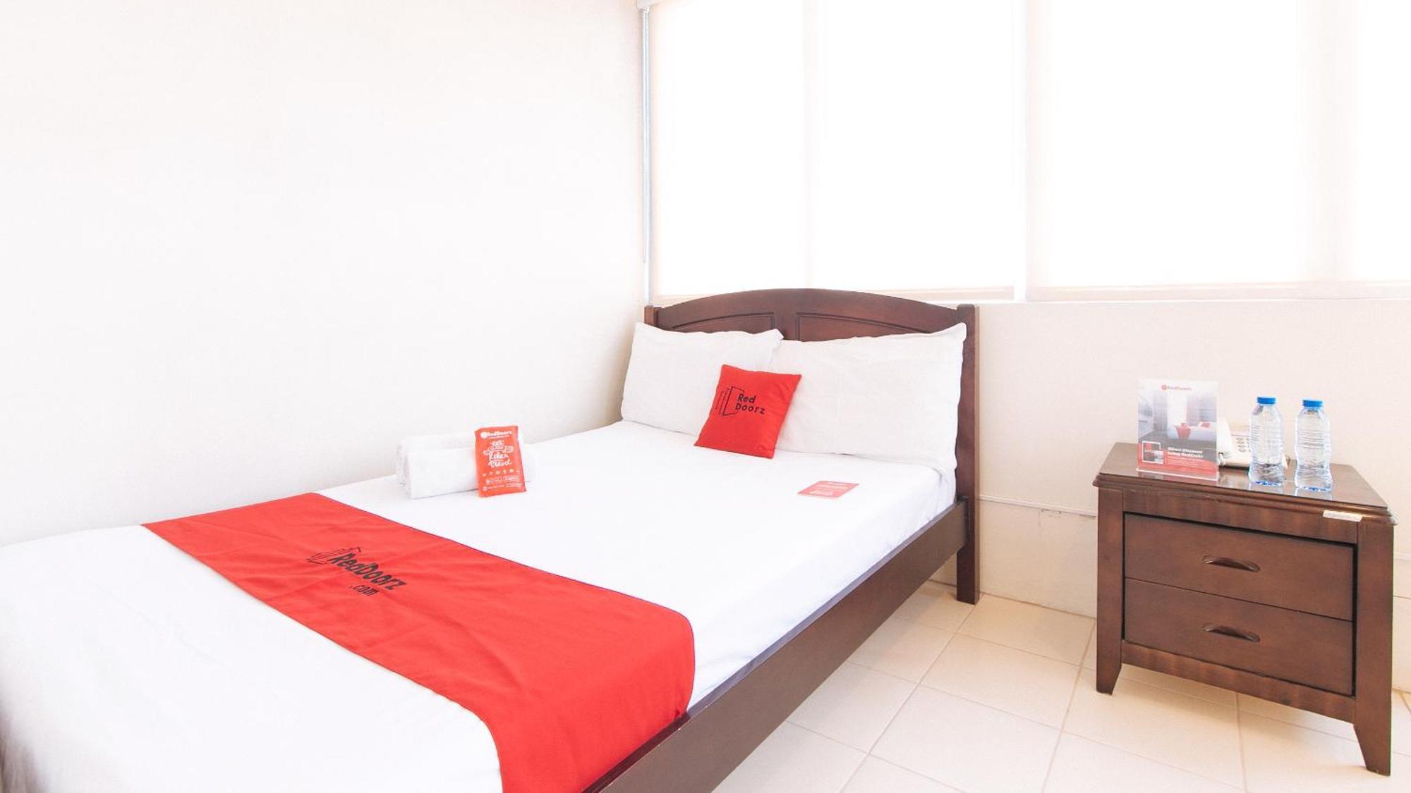 RedDoorz Plus @ E Rodriguez Corner Banawe Quezon City Zewnętrze zdjęcie