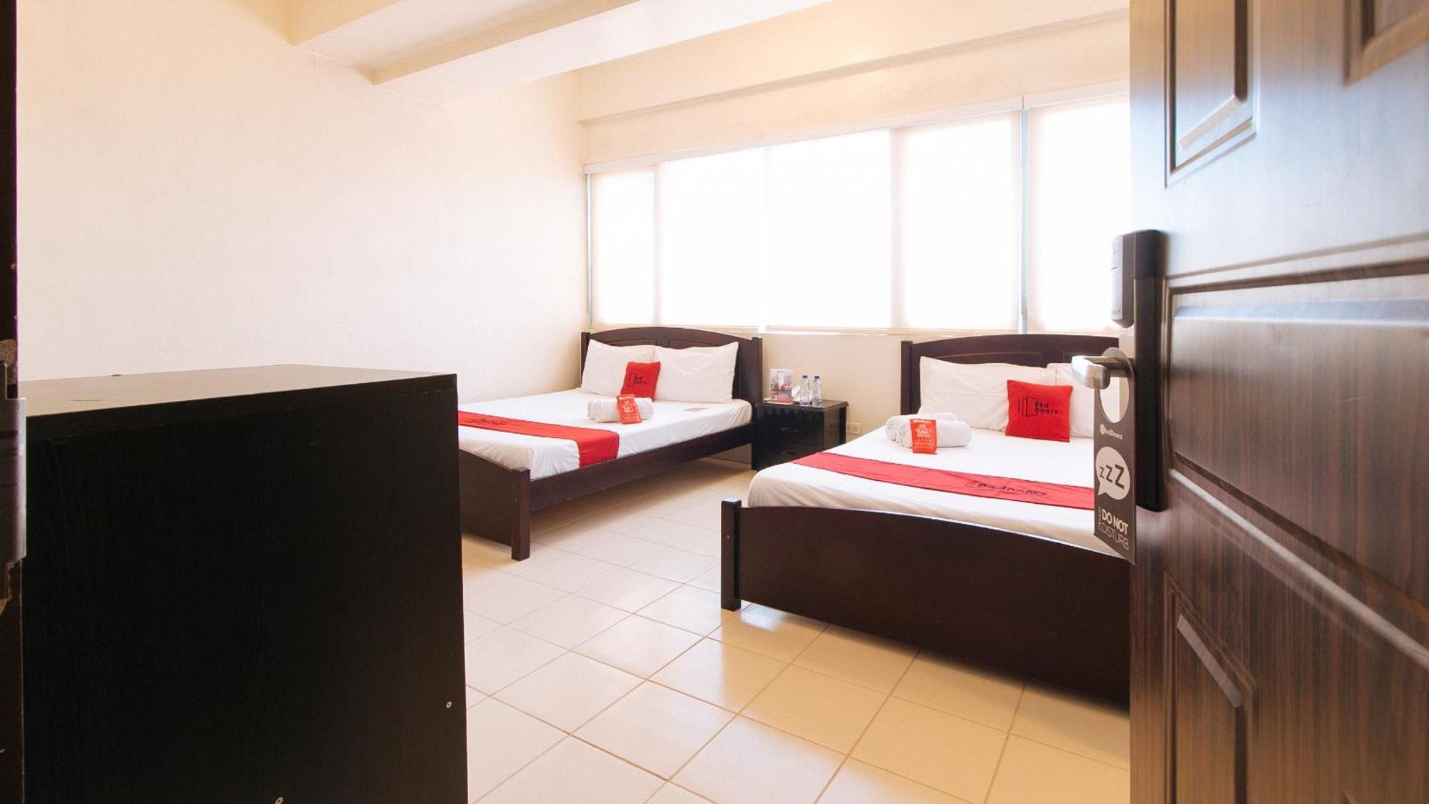 RedDoorz Plus @ E Rodriguez Corner Banawe Quezon City Zewnętrze zdjęcie