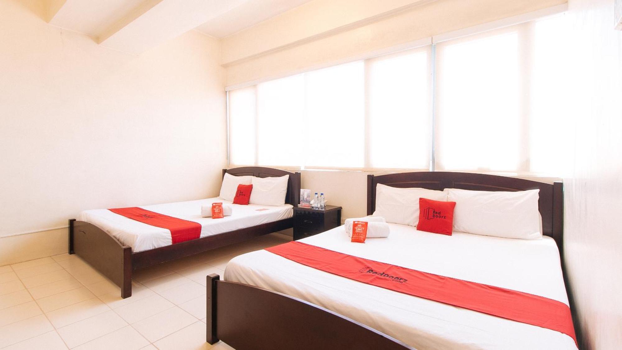 RedDoorz Plus @ E Rodriguez Corner Banawe Quezon City Zewnętrze zdjęcie