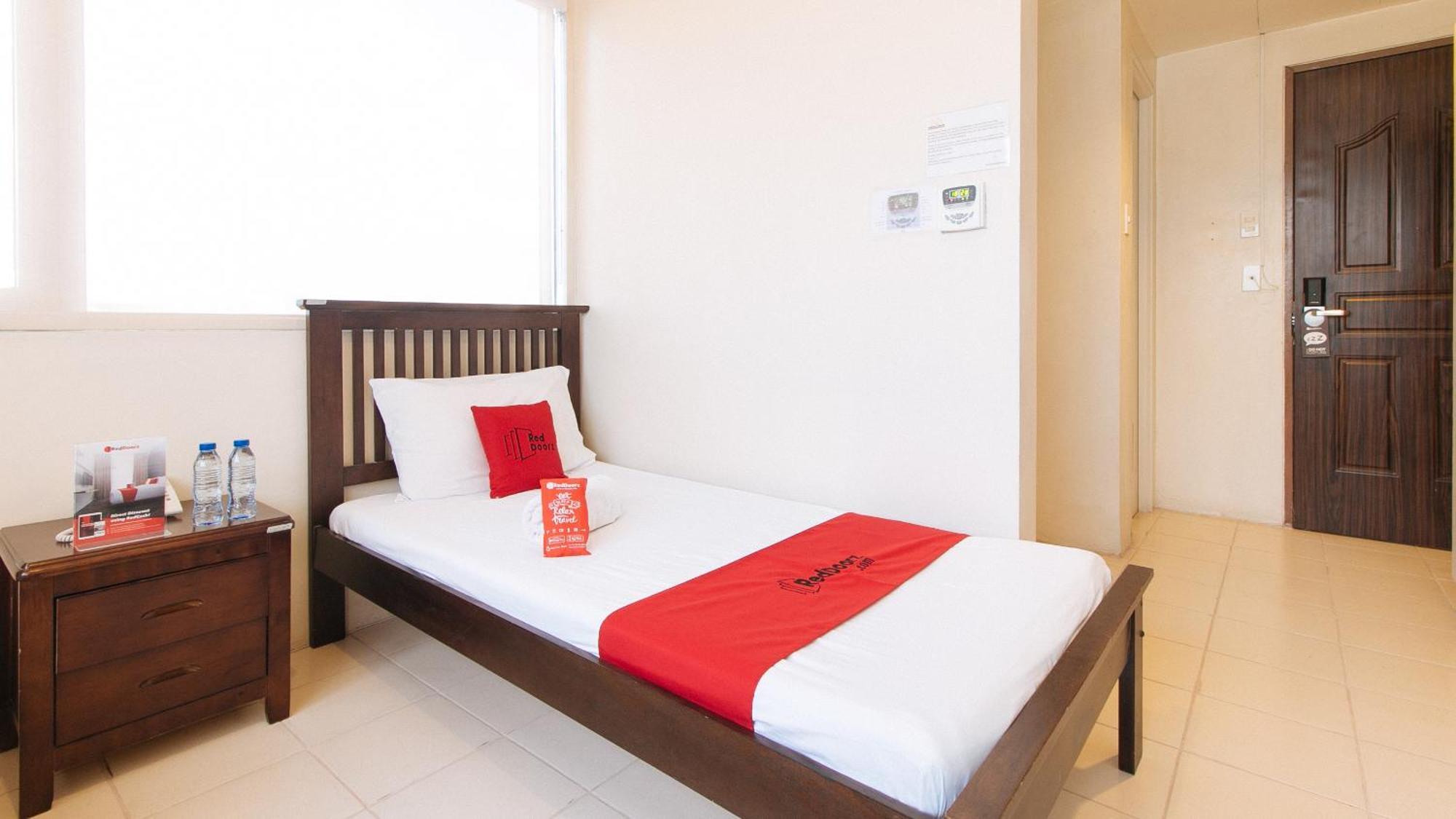 RedDoorz Plus @ E Rodriguez Corner Banawe Quezon City Zewnętrze zdjęcie