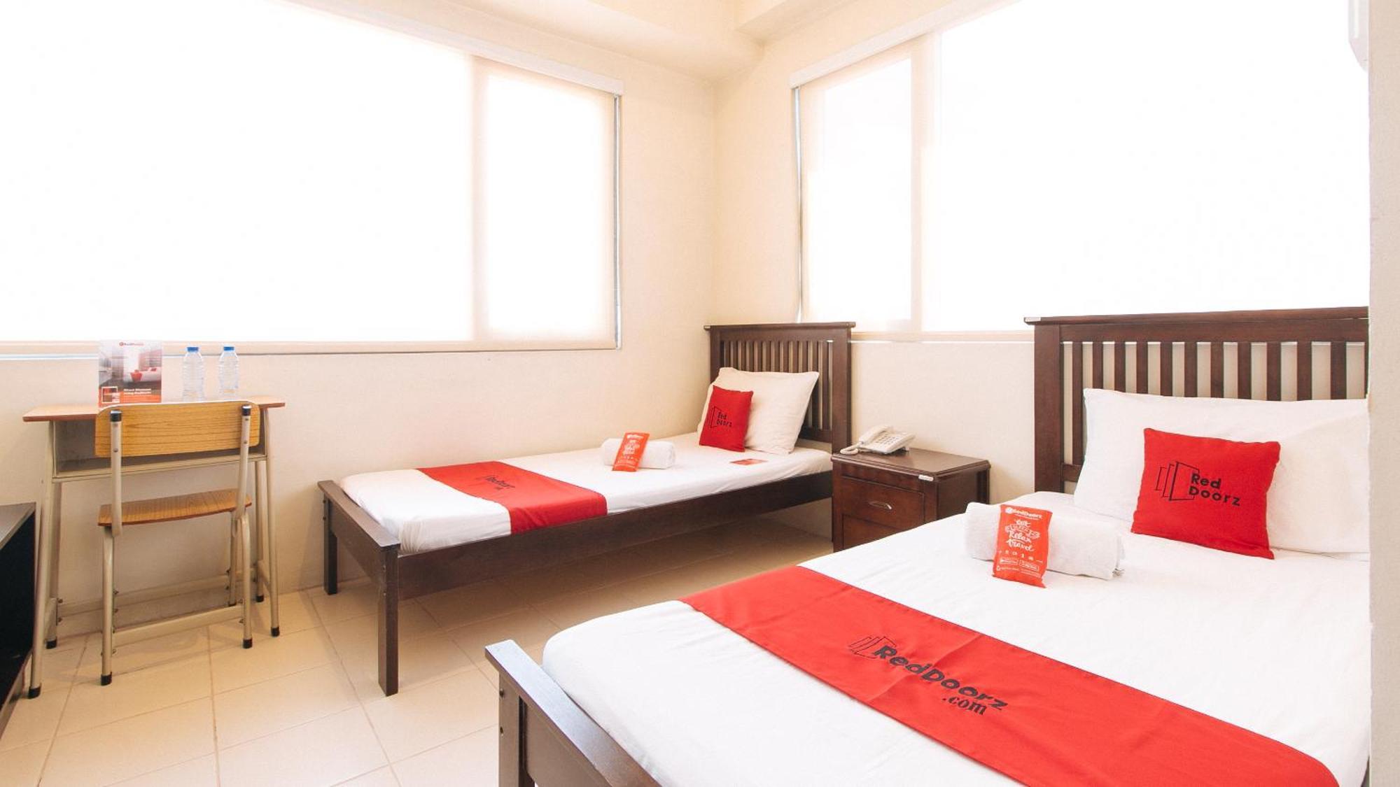 RedDoorz Plus @ E Rodriguez Corner Banawe Quezon City Zewnętrze zdjęcie